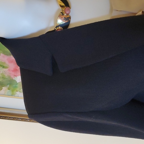 St. John Basics 2-Button Black Blazer in Classic Santana Knit, Size 8 - Picture 4 of 12